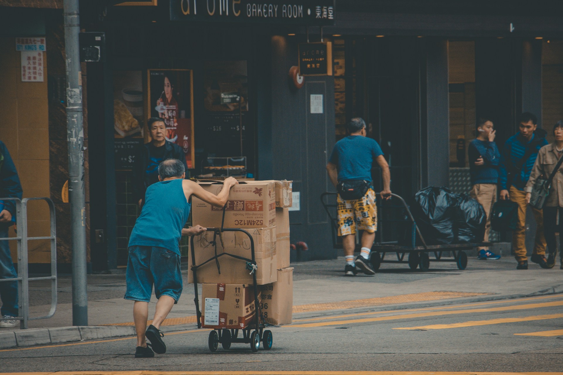 thomas chan vpxjzloxbio unsplash